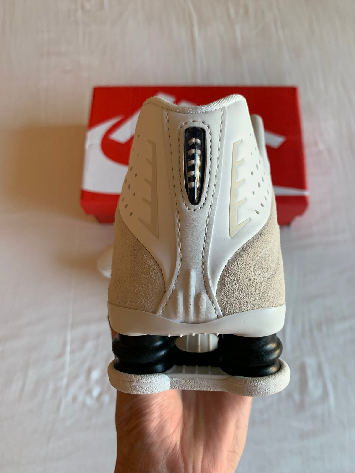Nike Shox R4 "White Black Suede"