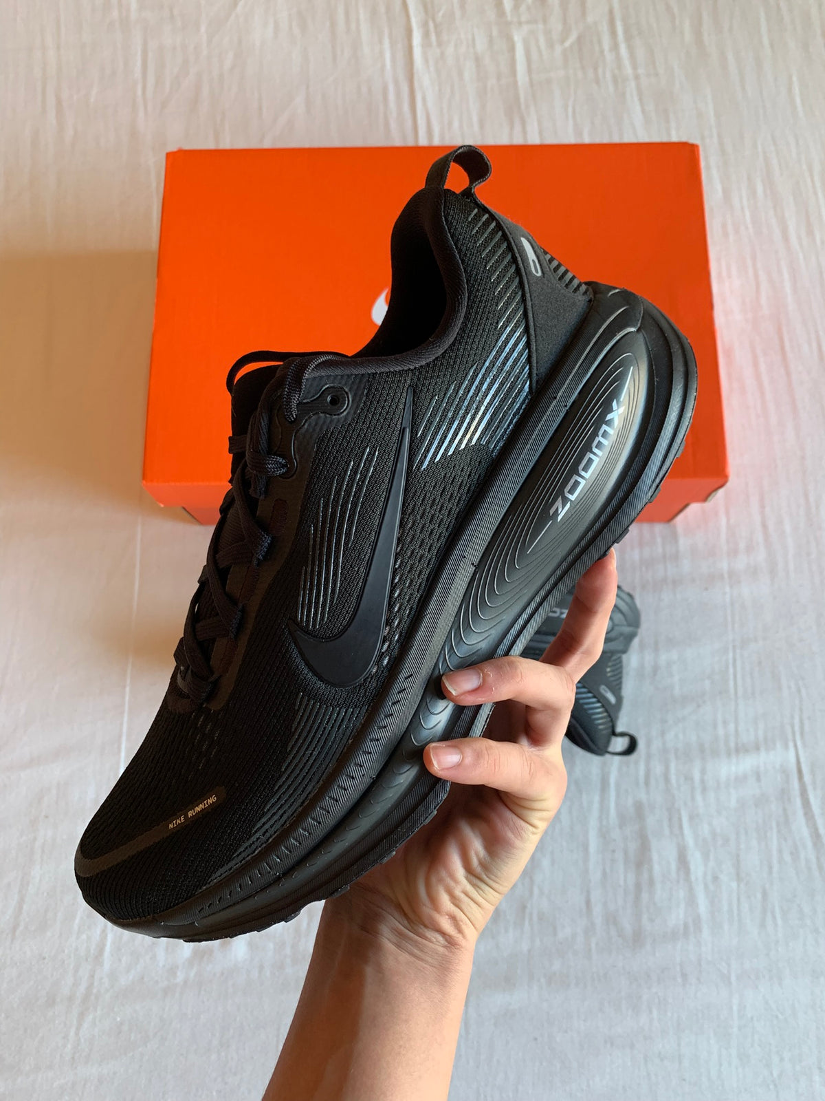 Nike Vomero 18 W "Black Dark Smoke"