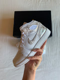 Jordan 1 Mid SE "Distressed White Field Silver"