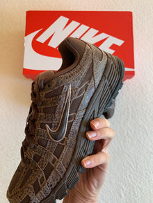 Nike P-6000 SE W "Snakeskin"