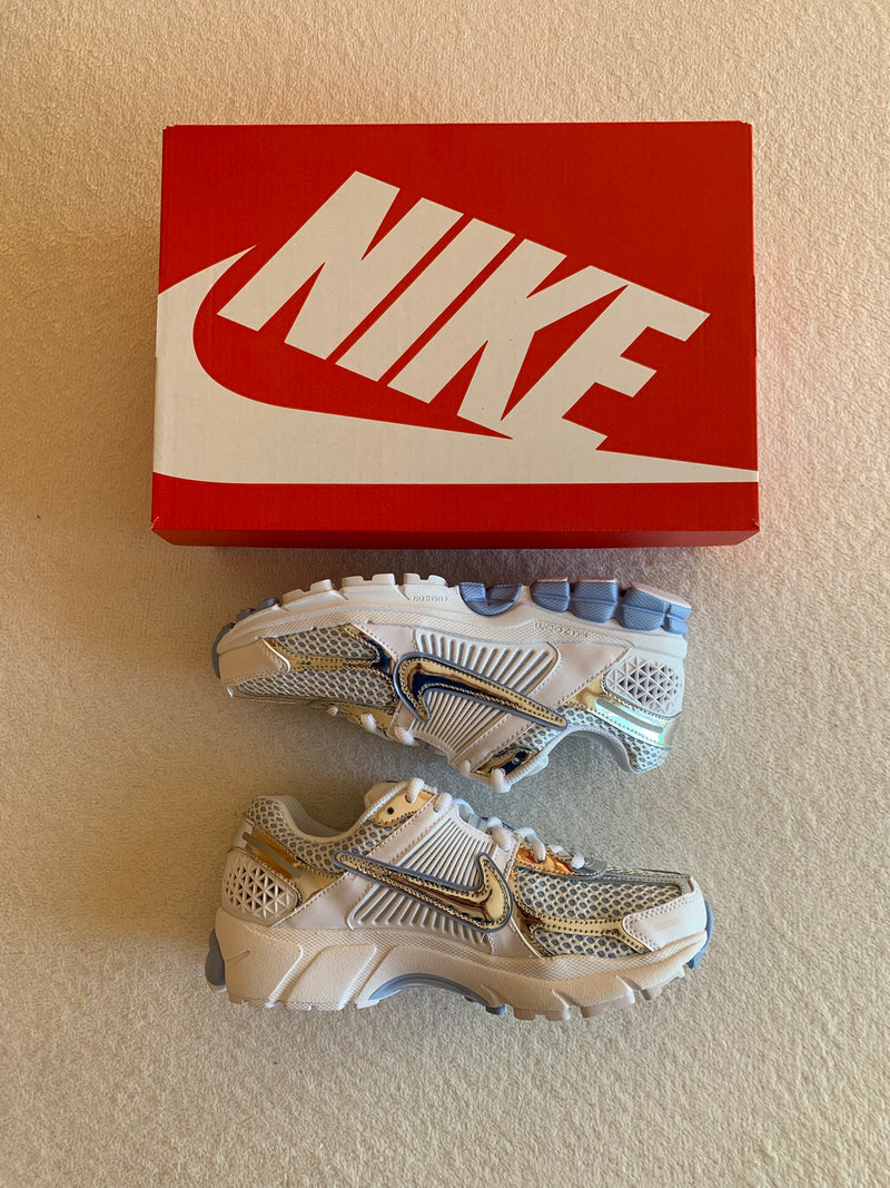 Nike Zoom Vomero 5 W "Aluminum Football Grey"
