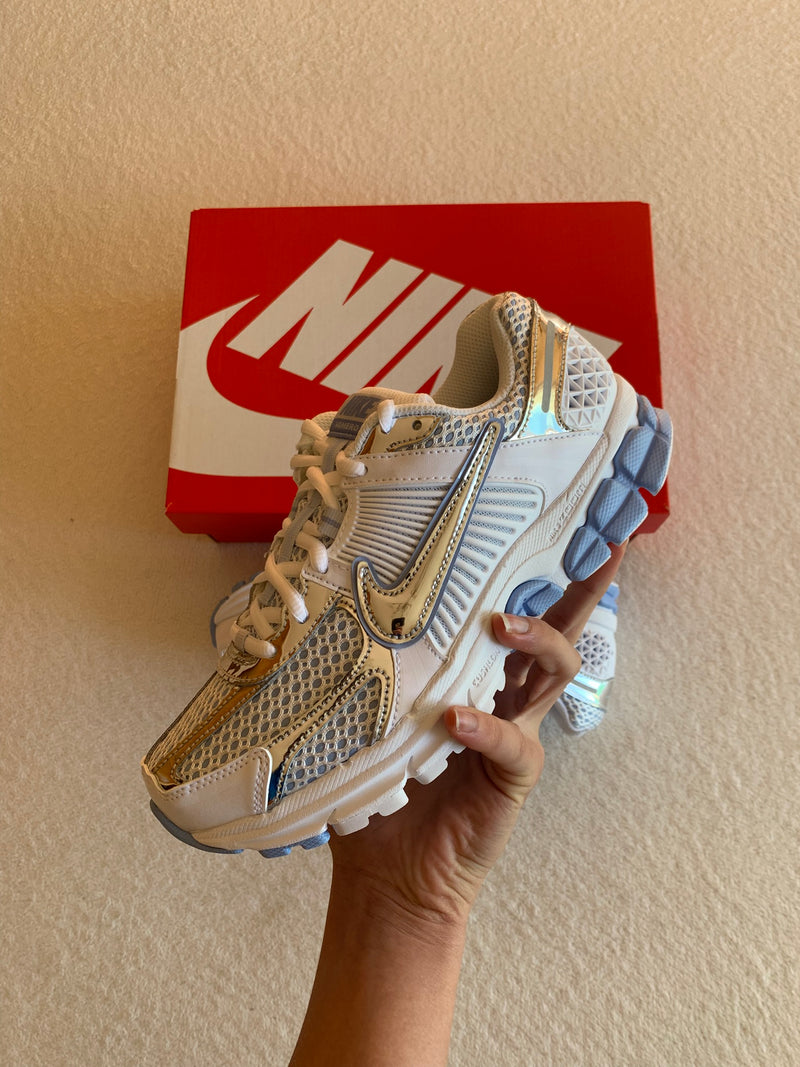 Nike Zoom Vomero 5 W "Aluminum Football Grey"
