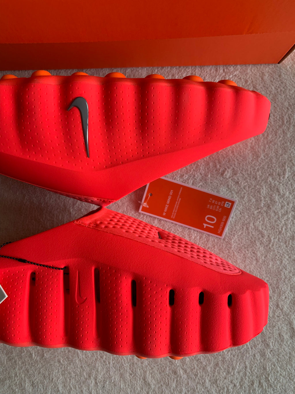 Nike Mind 001 W "Solar Red"