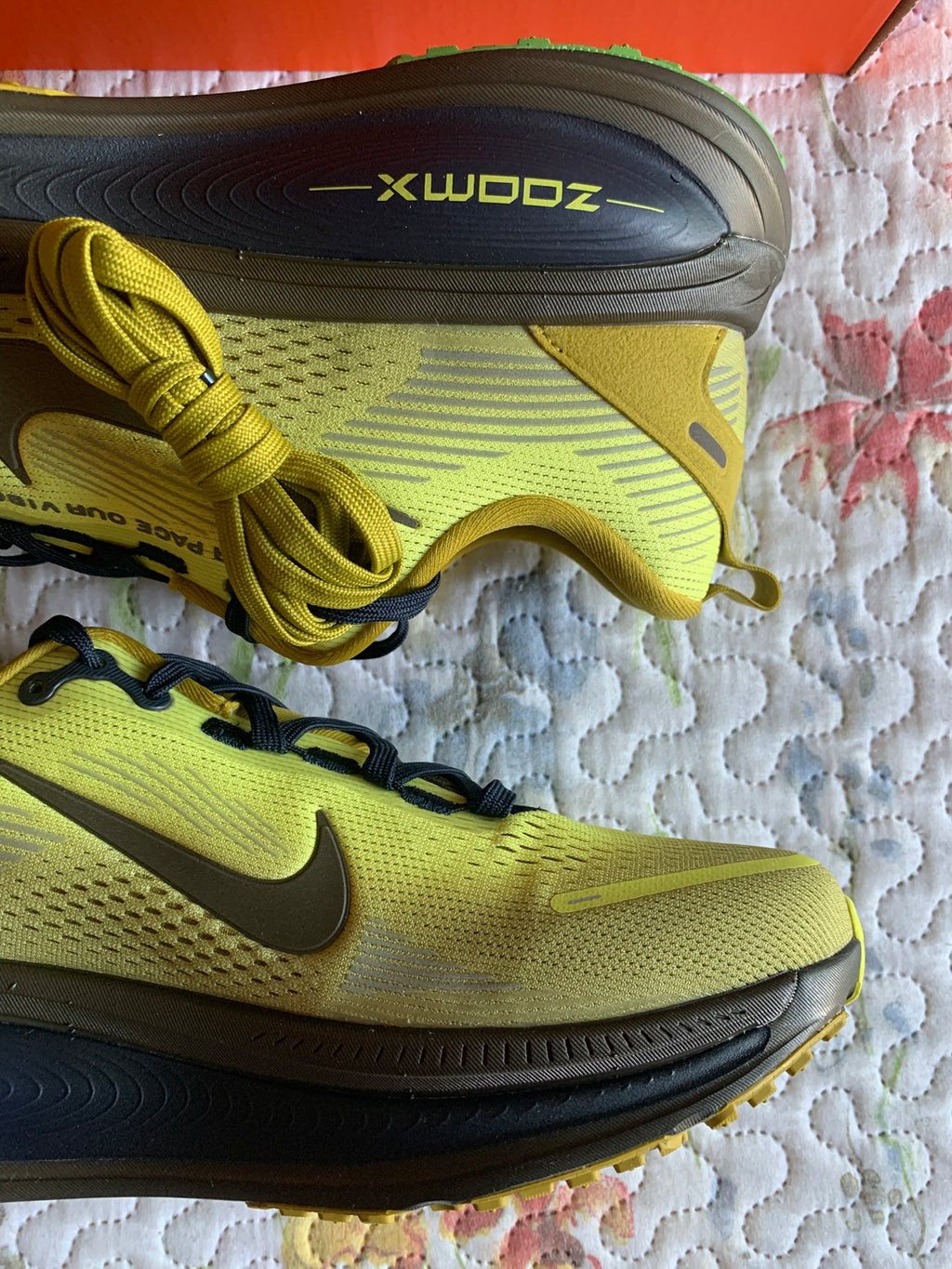 Nike Vomero 18 SE "Sonic Yellow"