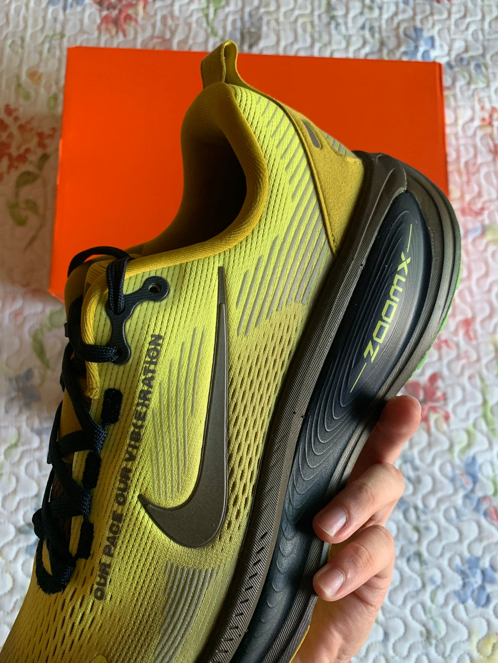 Nike Vomero 18 SE "Sonic Yellow"