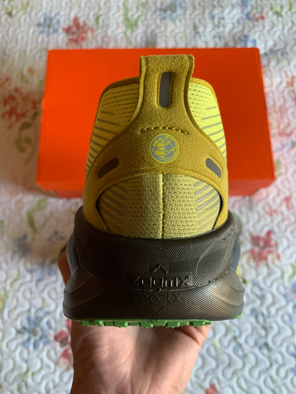 Nike Vomero 18 SE "Sonic Yellow"