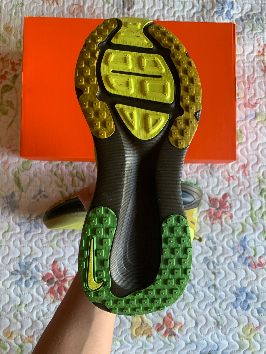 Nike Vomero 18 SE "Sonic Yellow"