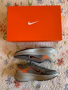 Nike Vomero 18 "Cool Grey Safety Orange"