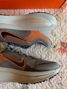 Nike Vomero 18 "Cool Grey Safety Orange"