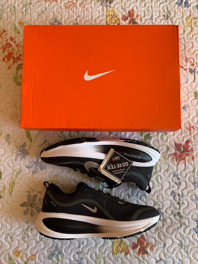 Nike Vomero 18 GORE-TEX W "Black White Metallic"