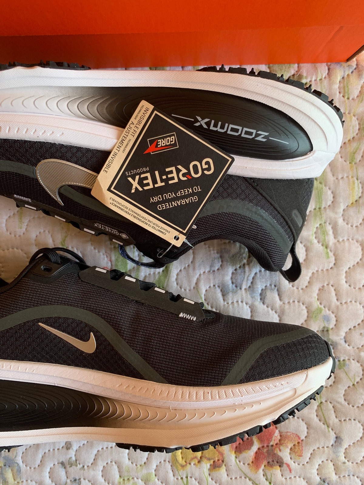 Nike Vomero 18 GORE-TEX W "Black White Metallic"