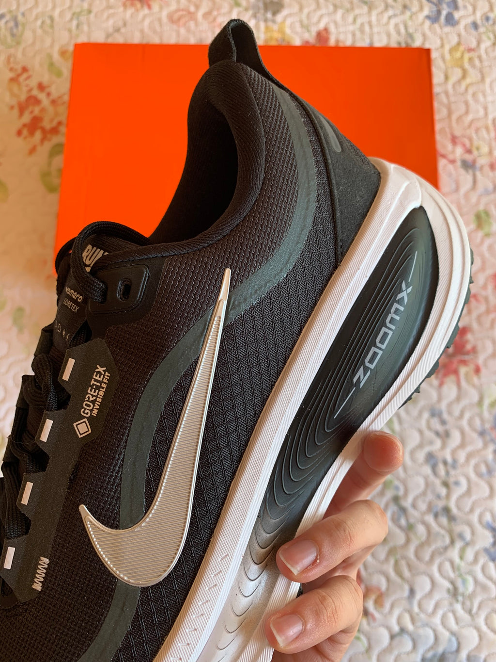 Nike Vomero 18 GORE-TEX W "Black White Metallic"