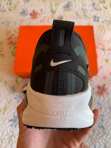 Nike Vomero 18 GORE-TEX W "Black White Metallic"
