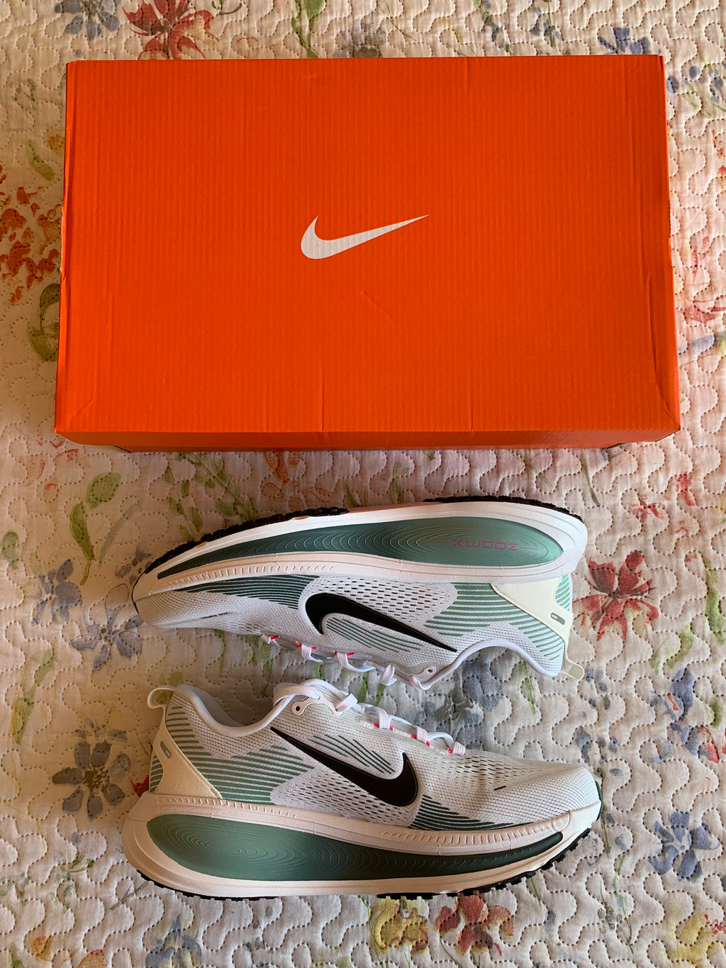 Nike Vomero 18 "Mineral Slate"