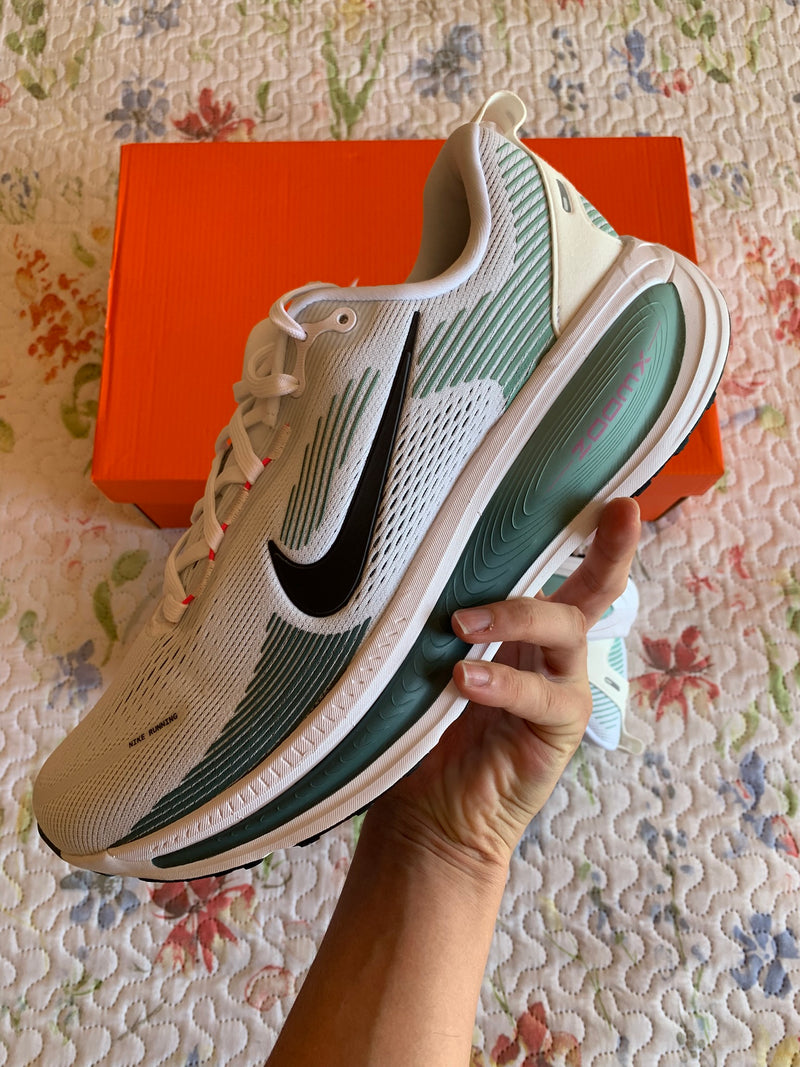 Nike Vomero 18 "Mineral Slate"