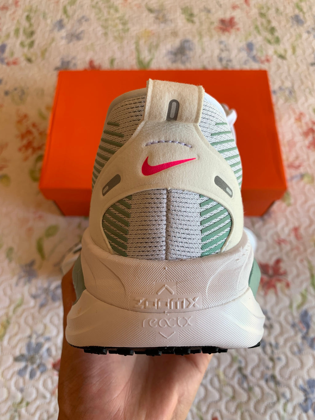 Nike Vomero 18 "Mineral Slate"
