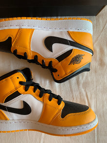 Jordan 1 Mid GS "Taxi"