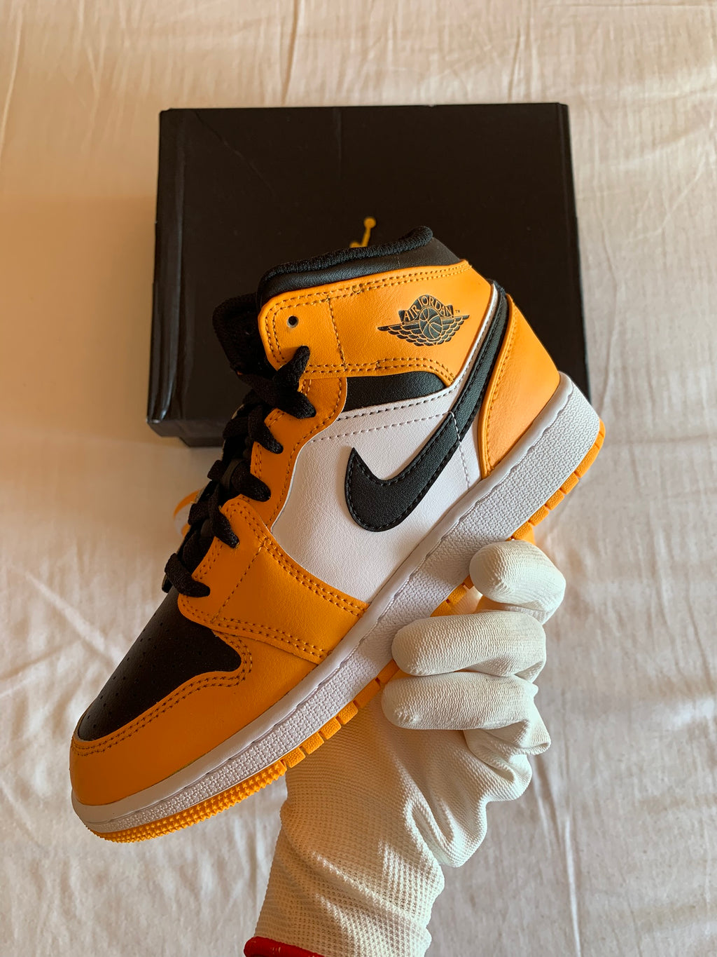 Jordan 1 Mid GS "Taxi"