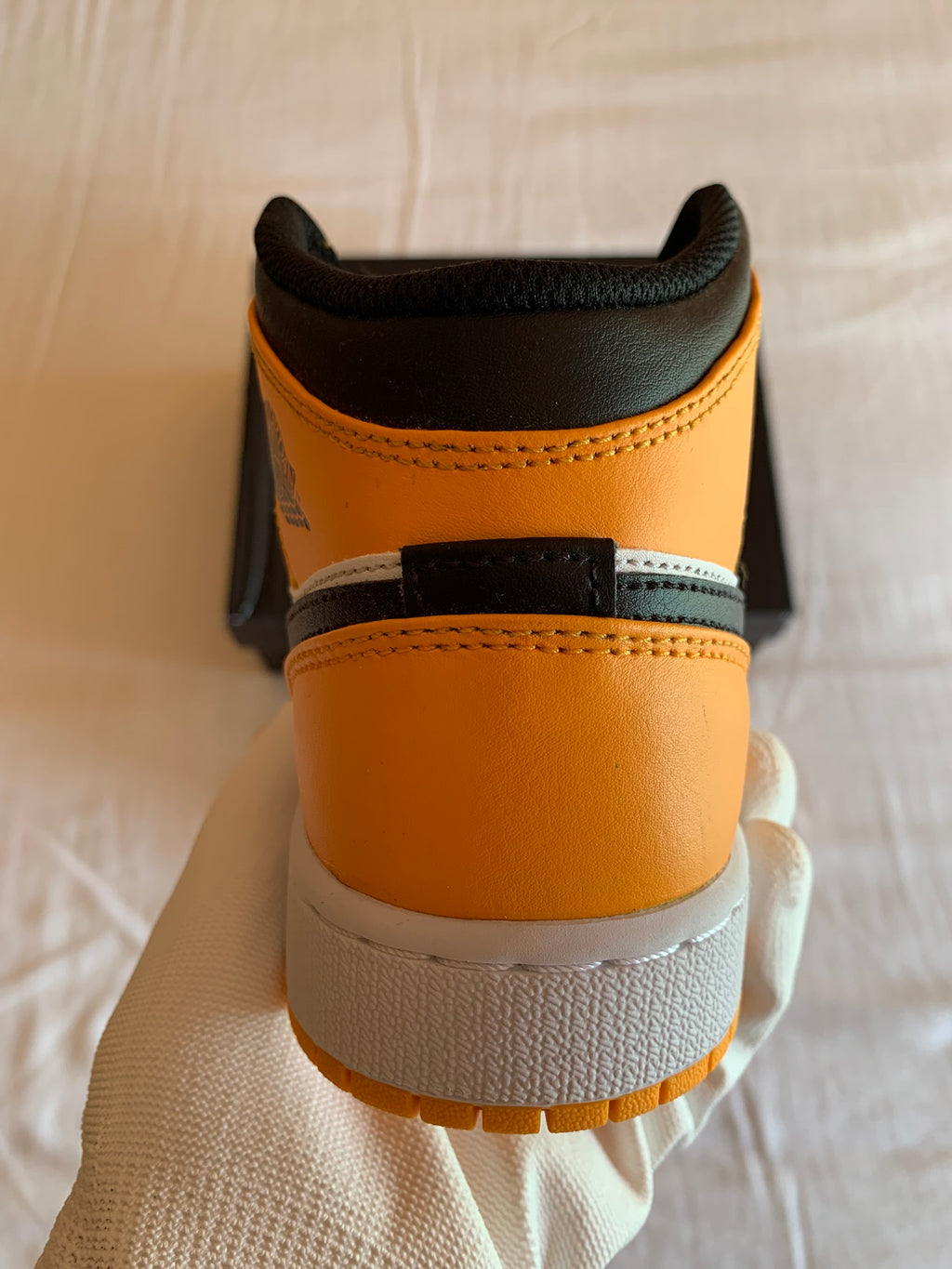 Jordan 1 Mid GS "Taxi"