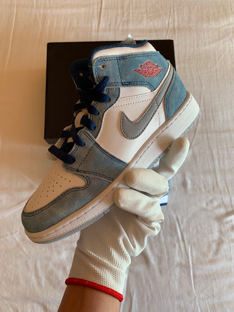 Jordan 1 Mid SE GS "French Blue"