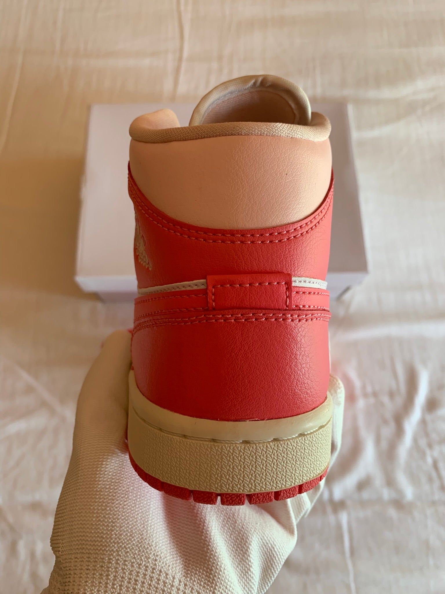 Jordan 1 Mid W "Strawberries and Cream"