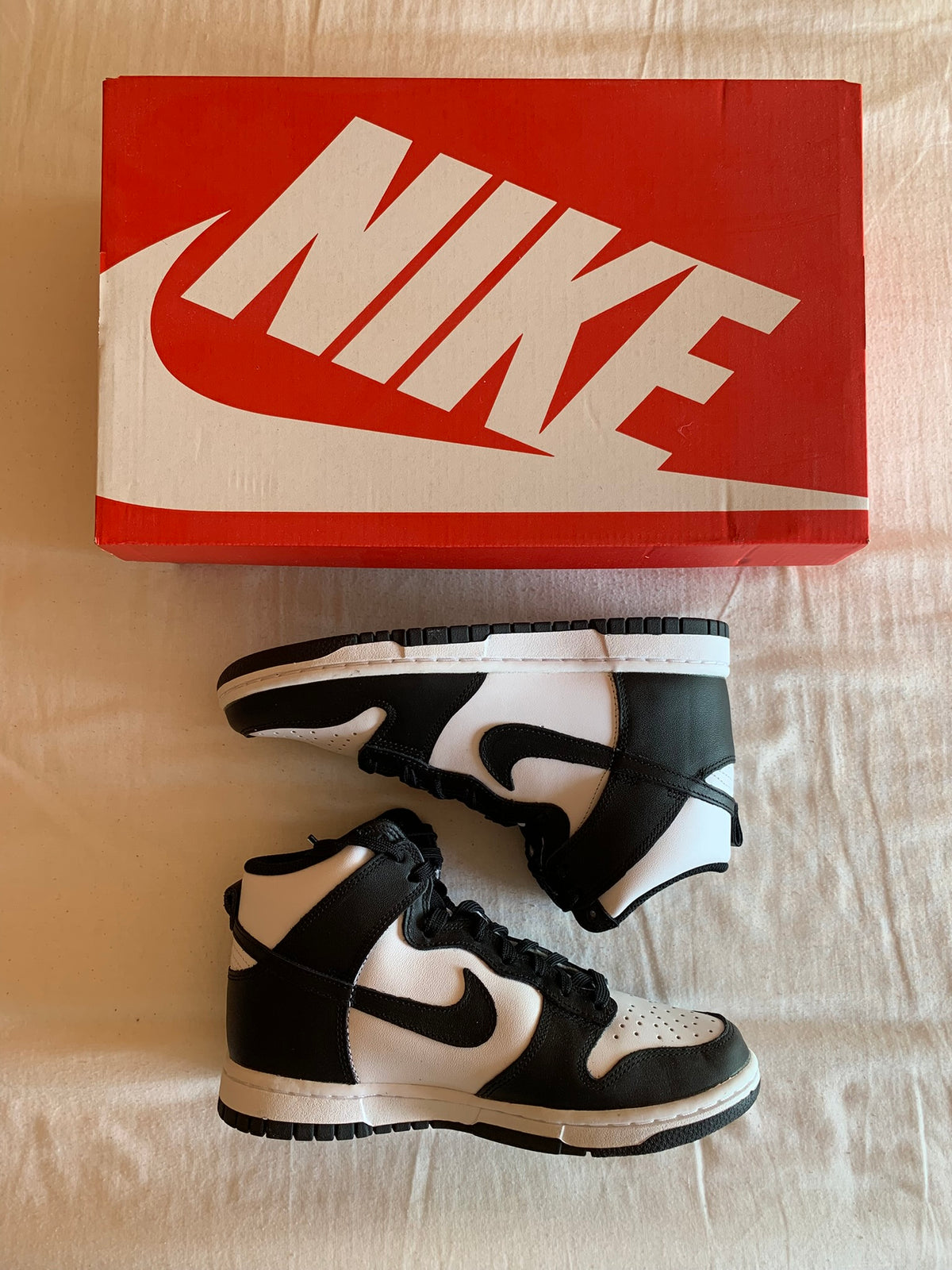 Nike Dunk High (2021) W "Panda"