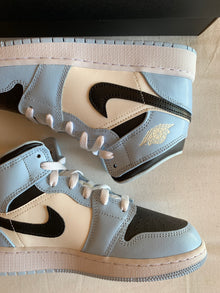 Jordan 1 Mid (2022) GS "Ice Blue"
