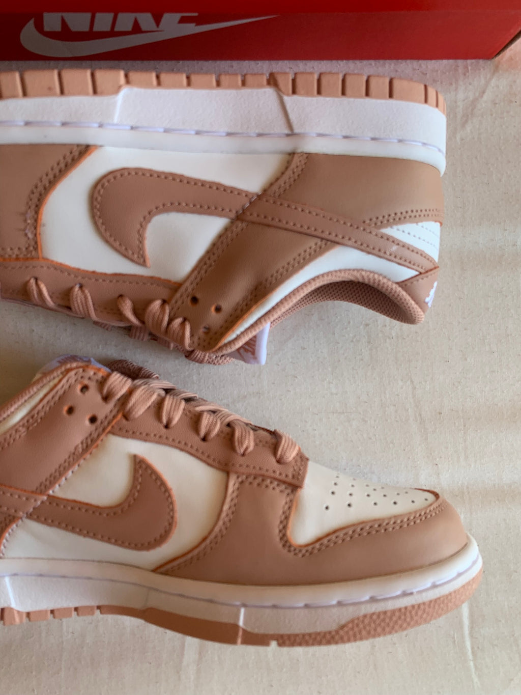 Nike Dunk Low W "Rose Whisper"