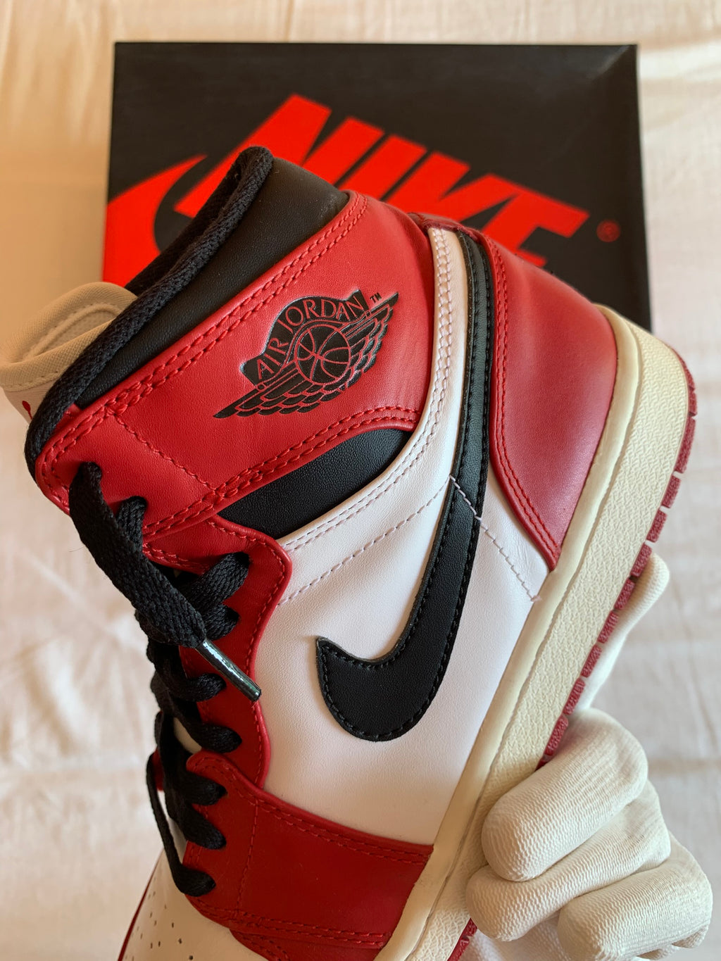 Jordan 1 Retro High (2013) "Chicago"