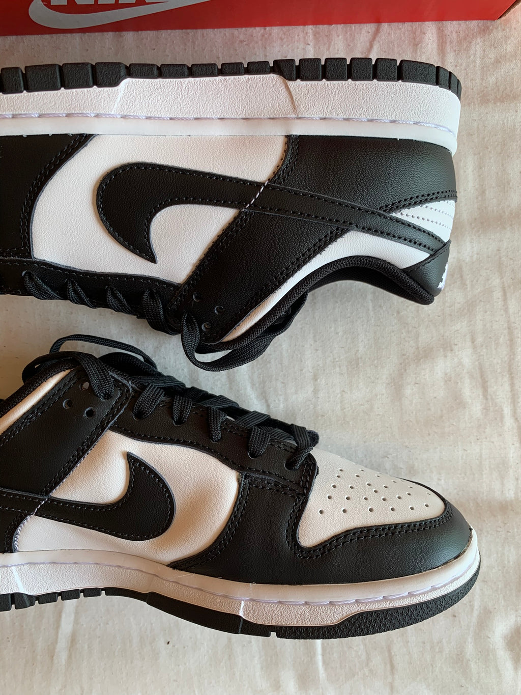 Nike Dunk Low "Panda"