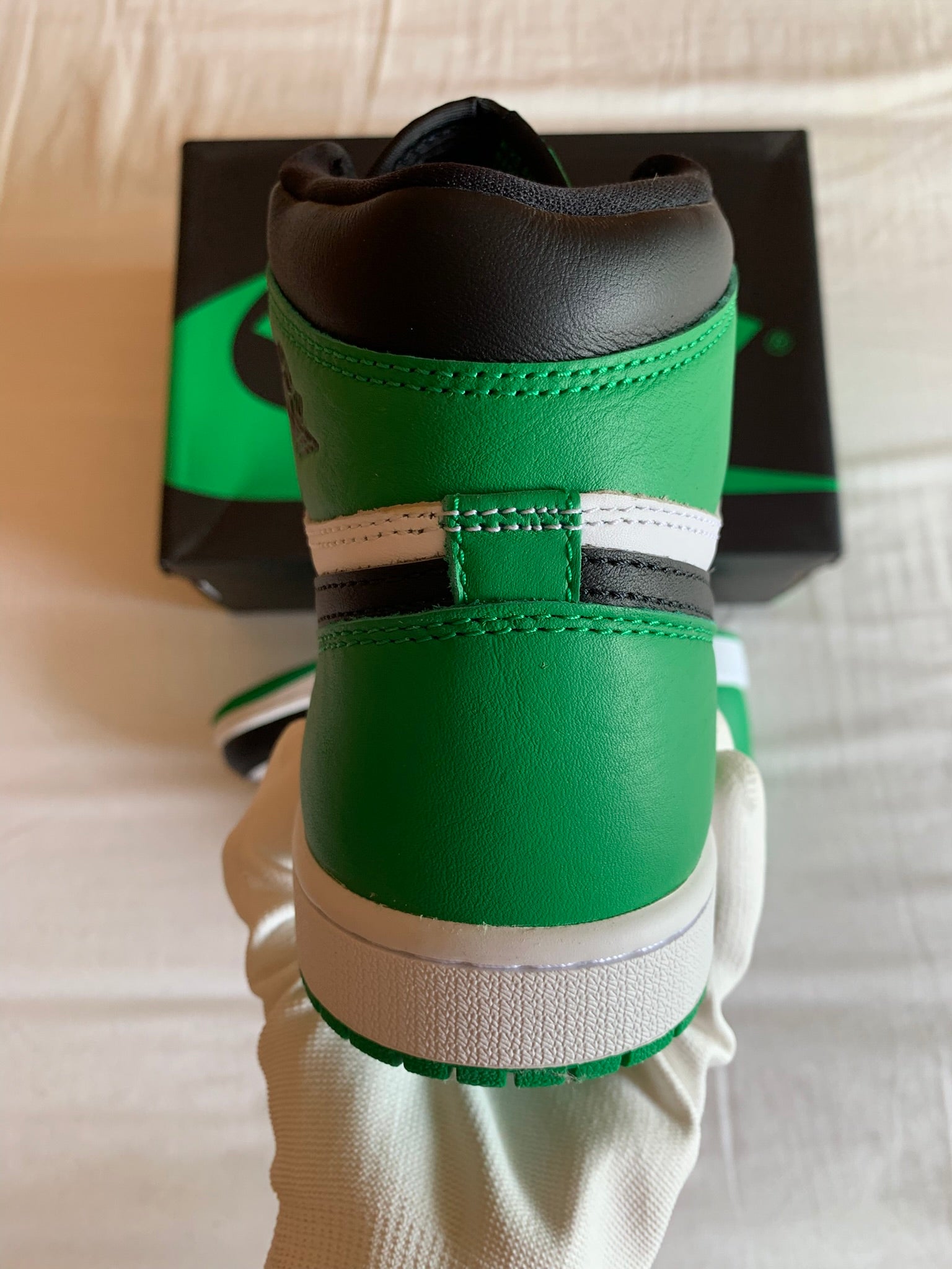 Jordan 1 Retro High OG "Lucky Green"