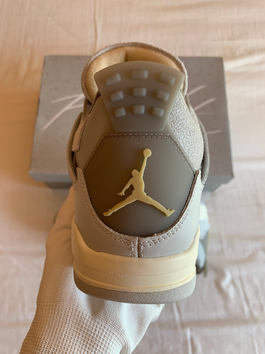 Jordan 4 Retro SE Craft "Photon Dust"