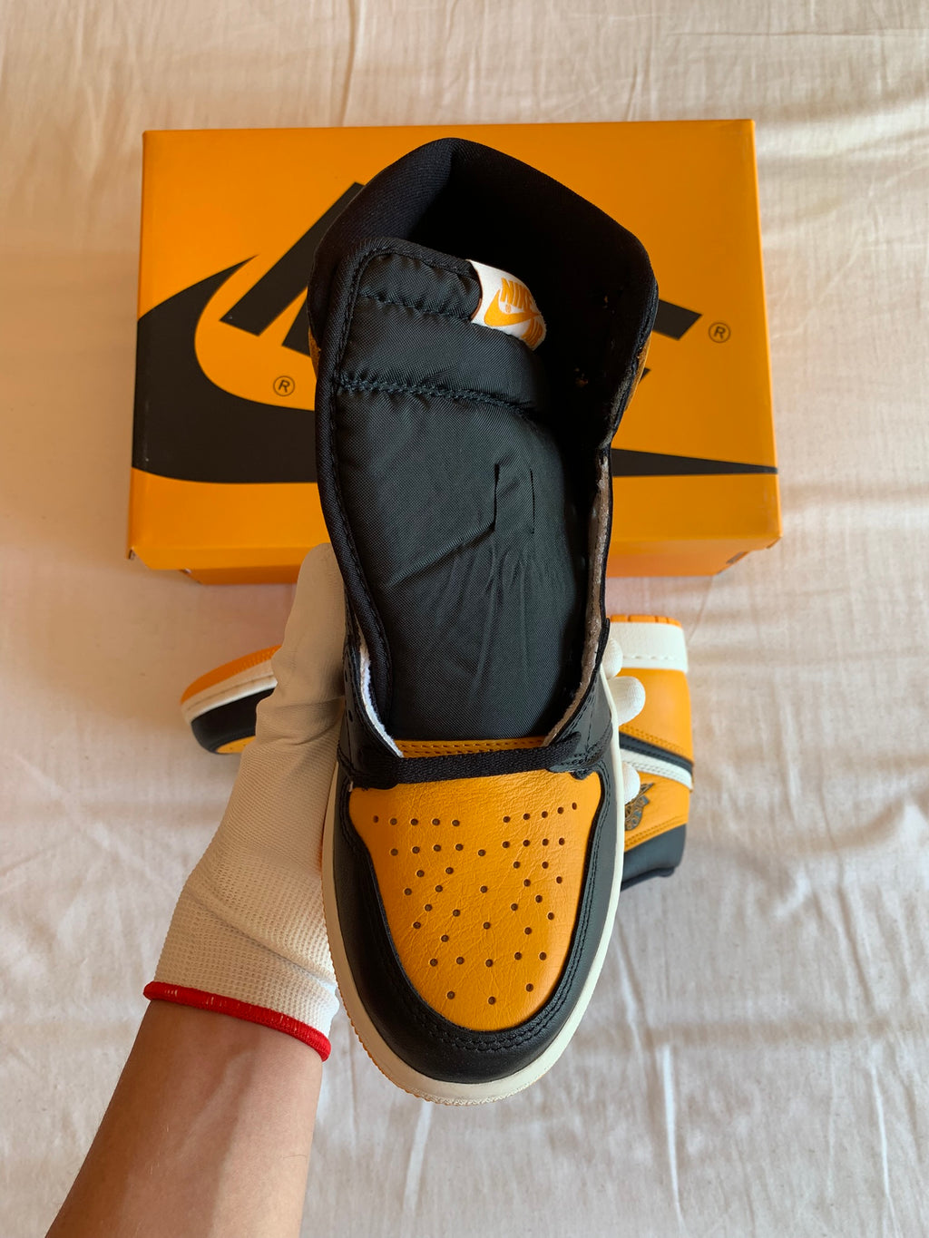 Jordan 1 Retro High OG "Yellow Ochre"