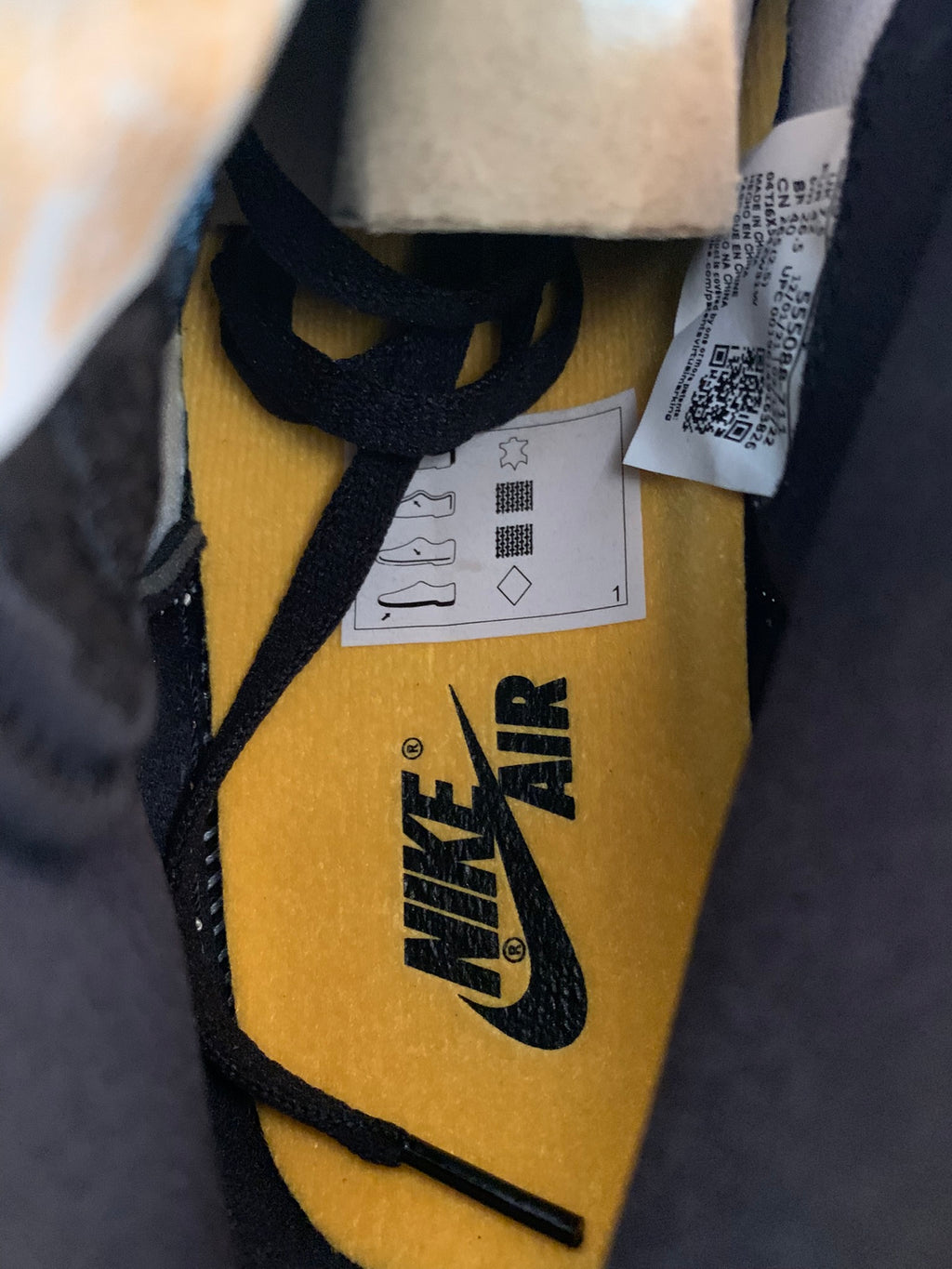 Jordan 1 Retro High OG "Yellow Ochre"