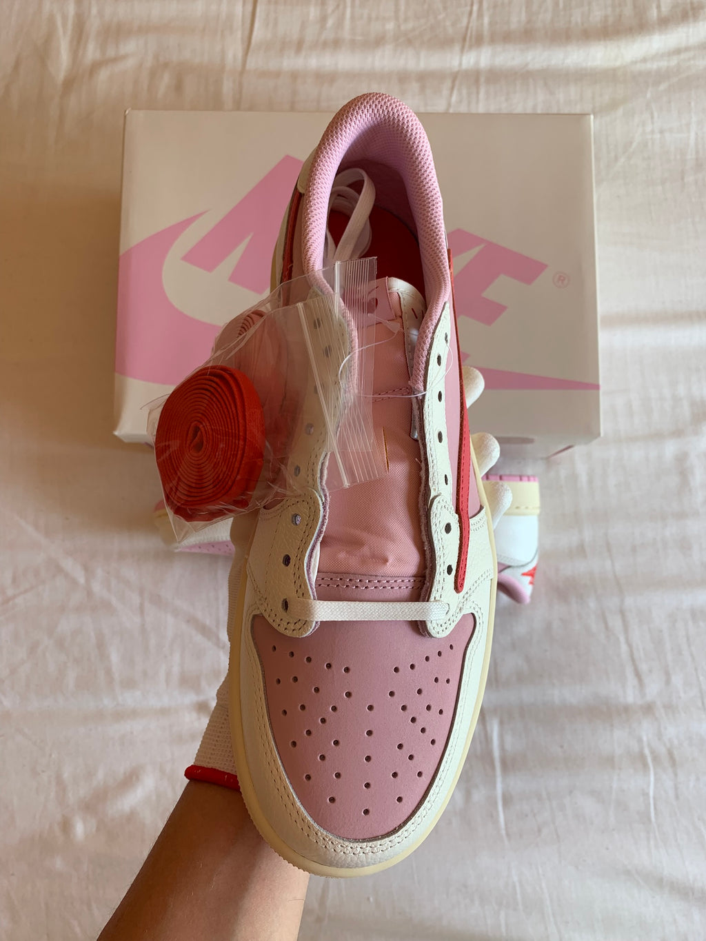 Jordan 1 Retro Low Travis Scott "Sail Tropical Pink"