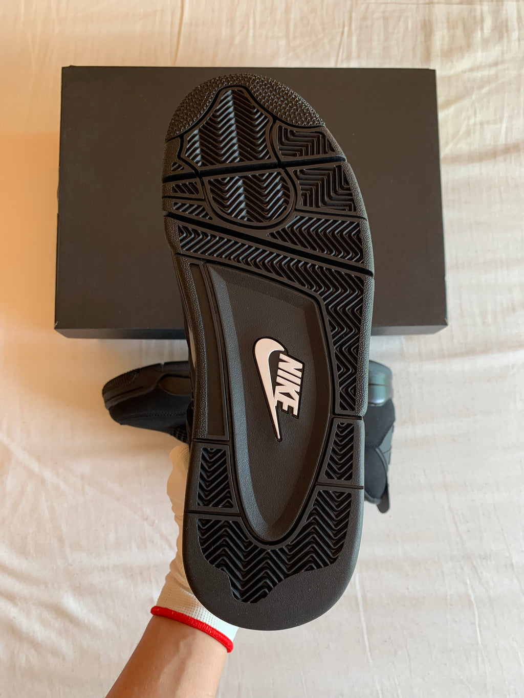 Jordan 4 Retro (2025) "Black Cat"