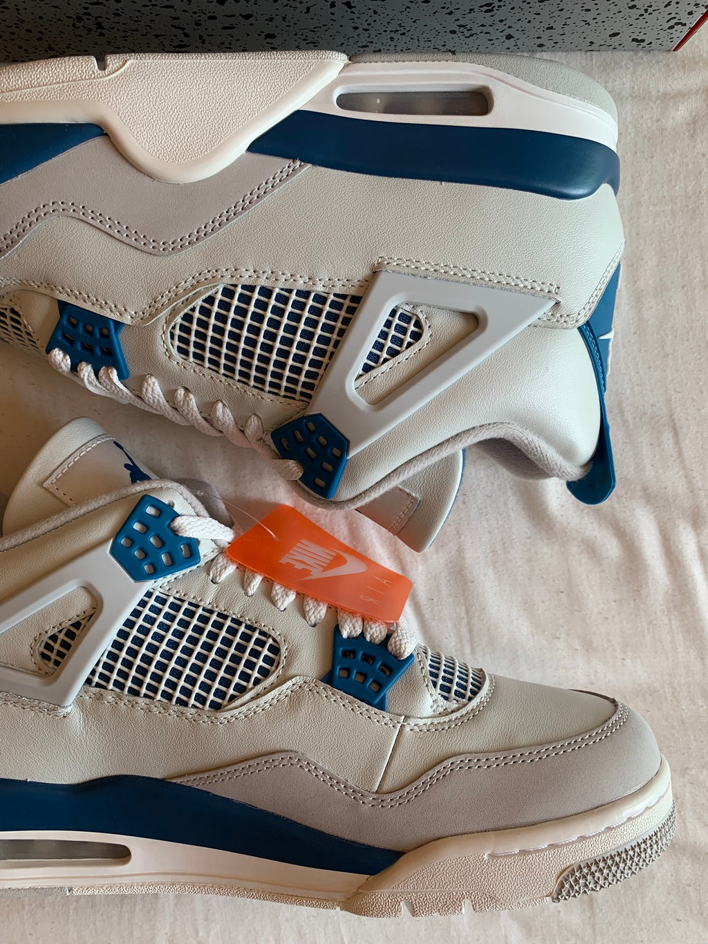 Jordan 4 Retro (2024) "Military Blue"