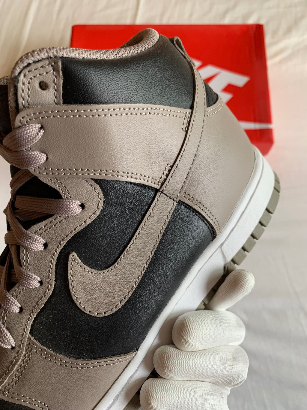 Nike Dunk High W "Moon Fossil"