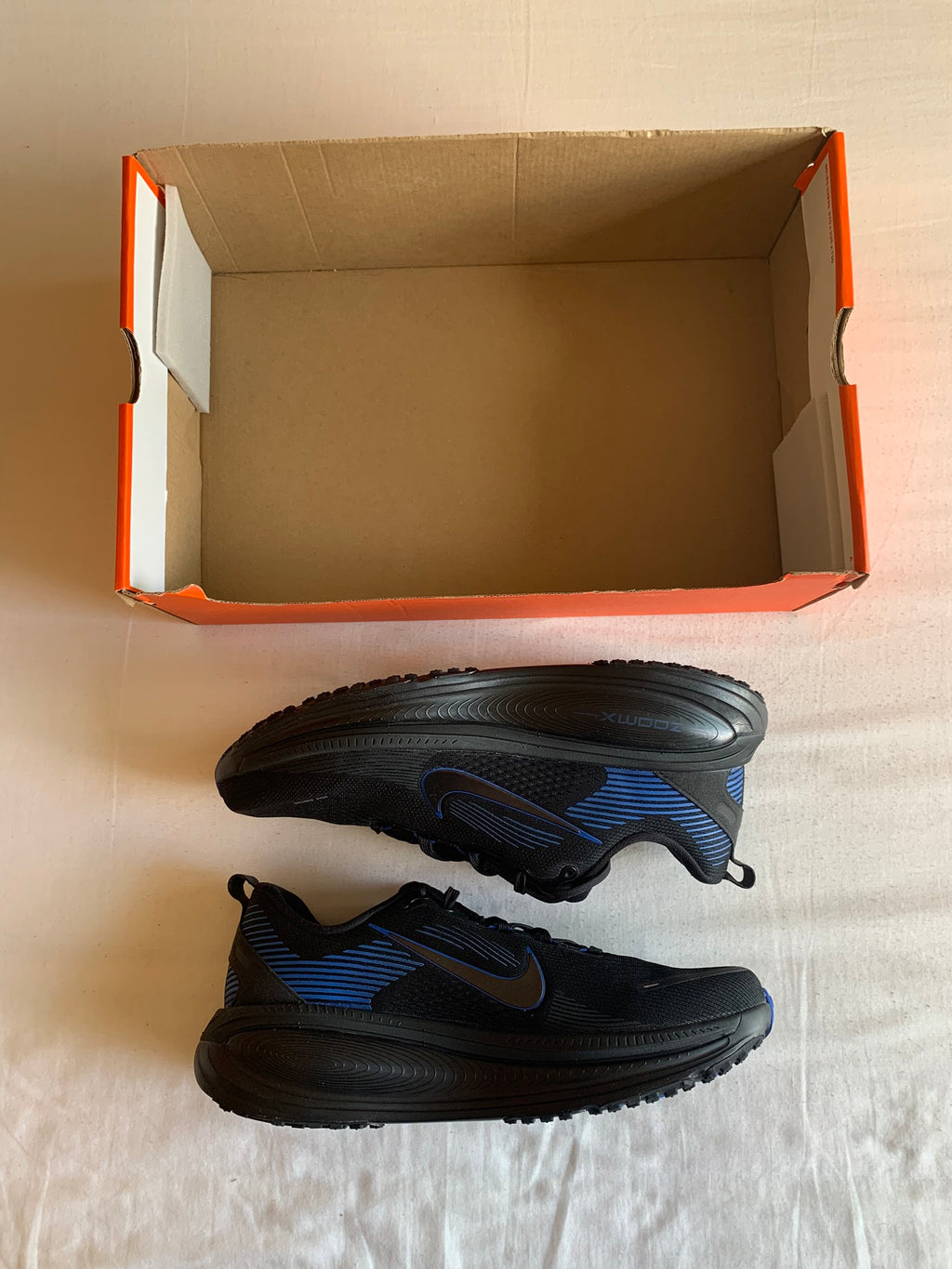 Nike Vomero 18 "Black Game Royal"
