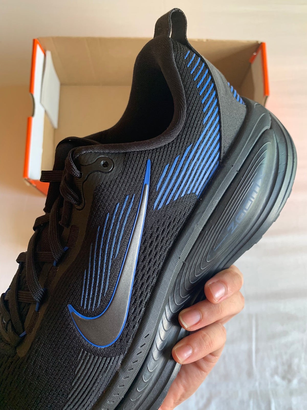 Nike Vomero 18 "Black Game Royal"