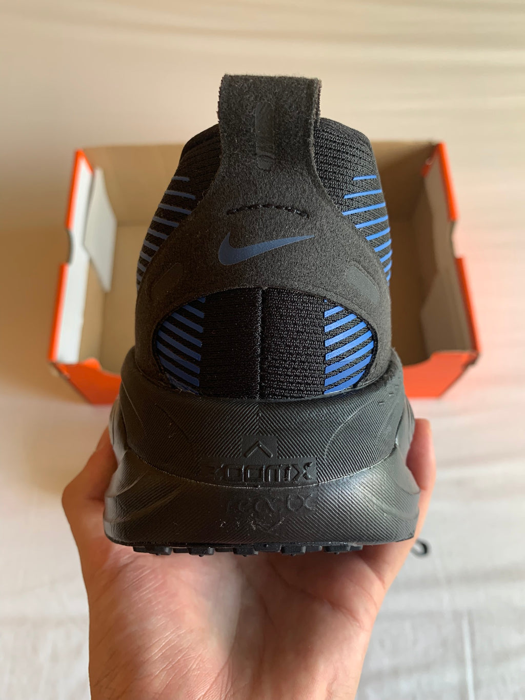 Nike Vomero 18 "Black Game Royal"