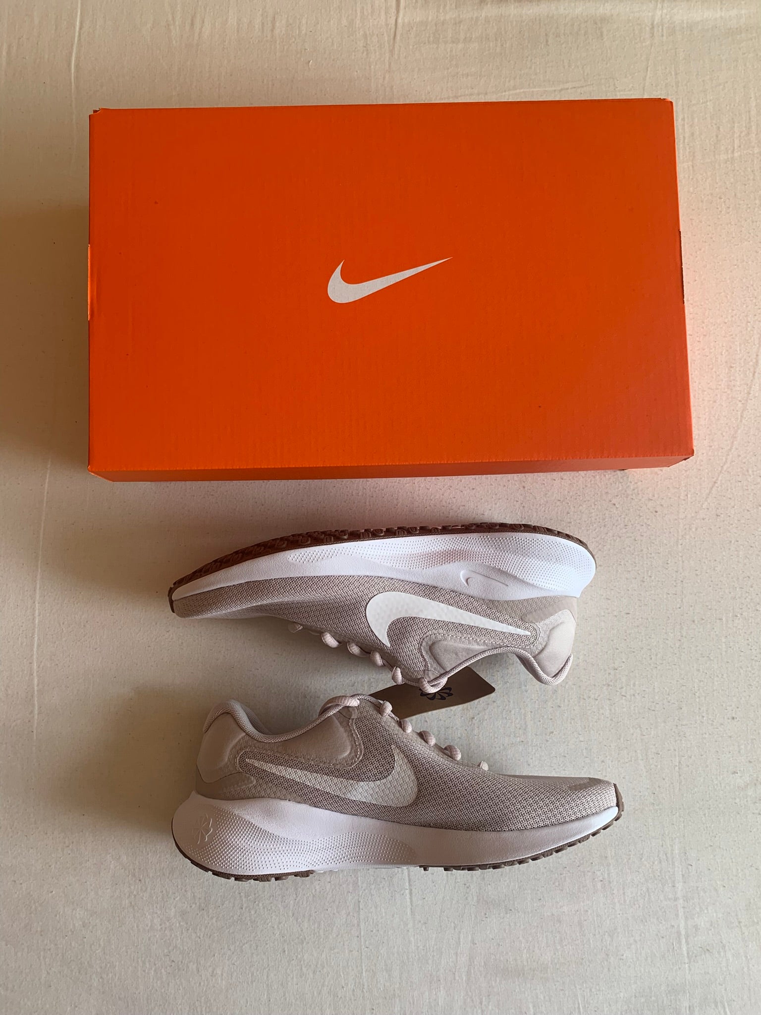 Nike Revolution 7 W "Platinum Violet"