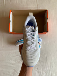 Nike Vomero 18 W "Blue Barely"