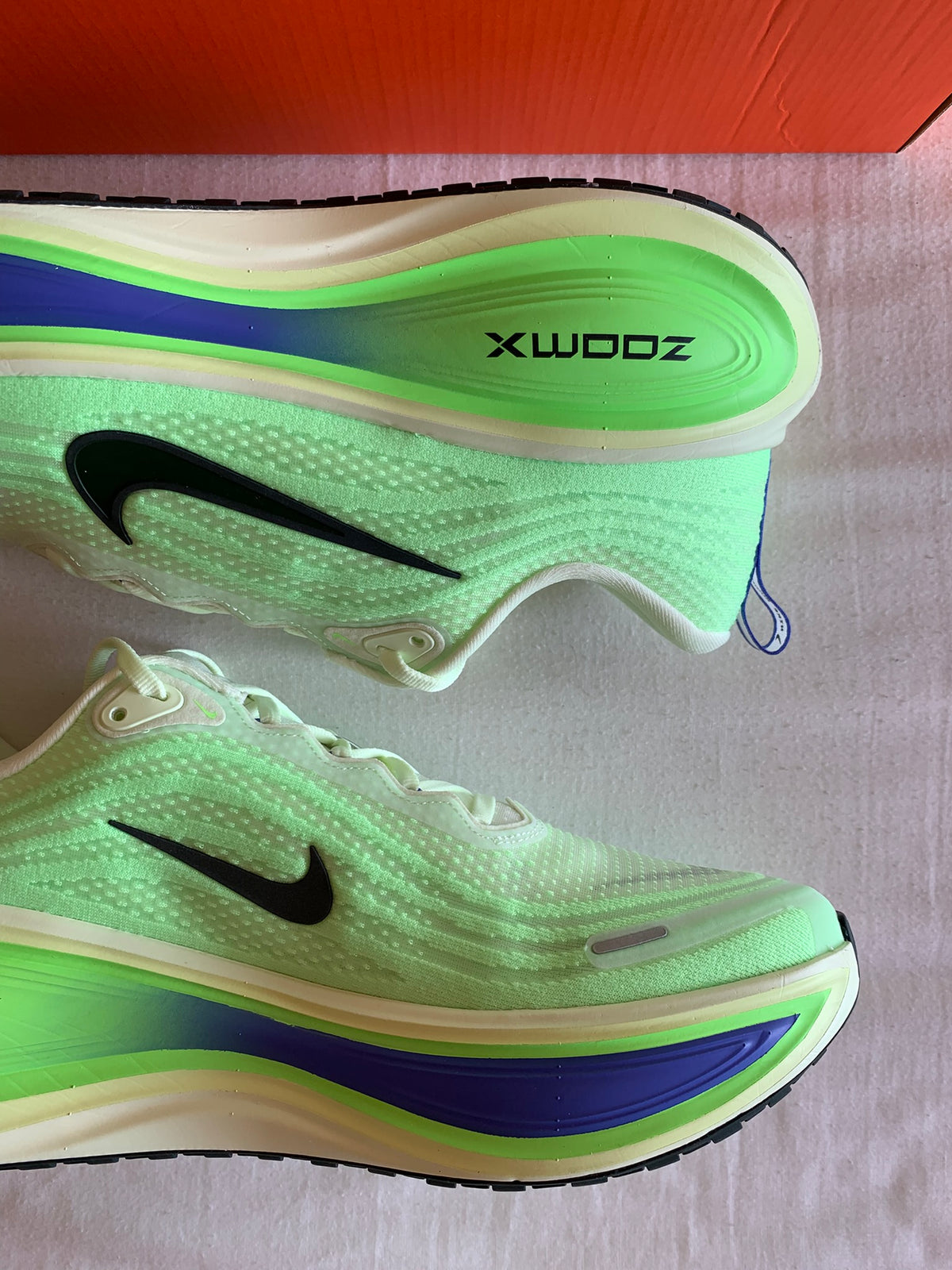 Nike Vomero Plus "Volt Tint Lime"
