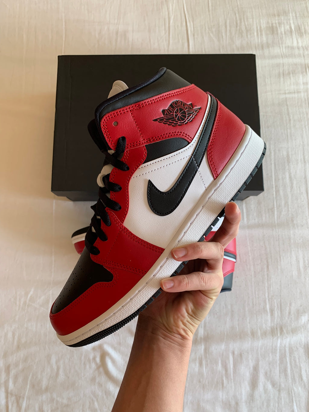 Jordan 1 Mid "Chicago Toe"