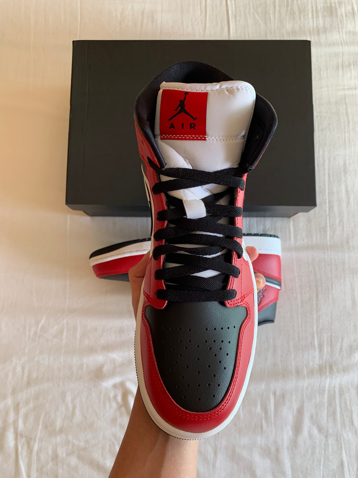 Jordan 1 Mid "Chicago Toe"