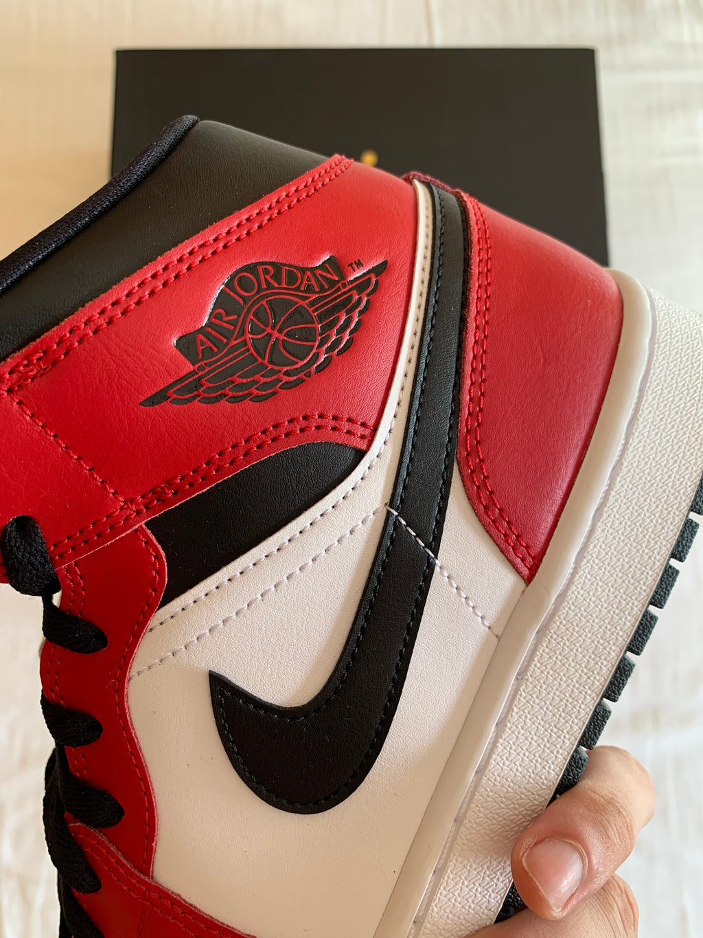 Jordan 1 Mid "Chicago Toe"