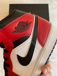 Jordan 1 Mid "Chicago Toe"