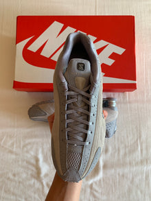 Nike Shox R4 W "Cement Grey Black"