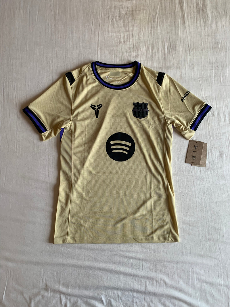 Camiseta FC Barcelona x Kobe Bryant "Dorado y Morado"